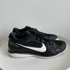 Nike Zoom Vapor in Tennis shoes